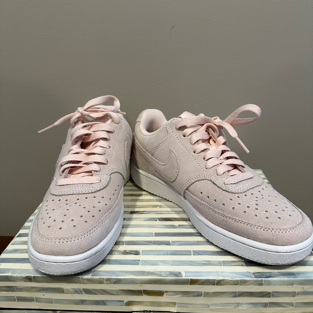 Nike Court Vision Low in Blush | Size 6.5 womens